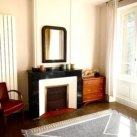 펜션 19th Century Mansion With Pool Near Castres